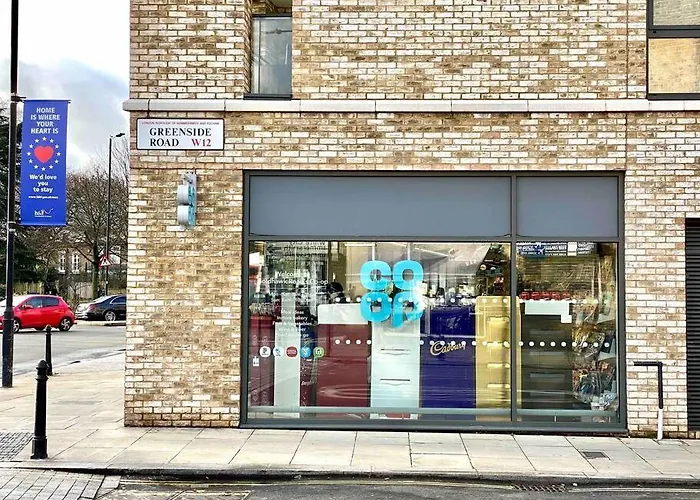 2Bdr Modern Apartment In Hammersmith West London